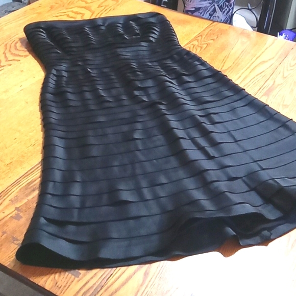 Tadashi Shoji Womens Dress BLACK TIERED 8 Preowned Strapless Used - Picture 2 of 16